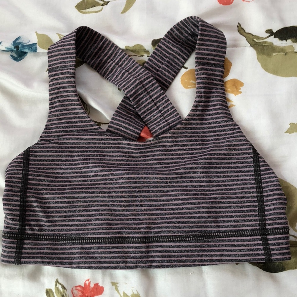 Lululemon sports bra